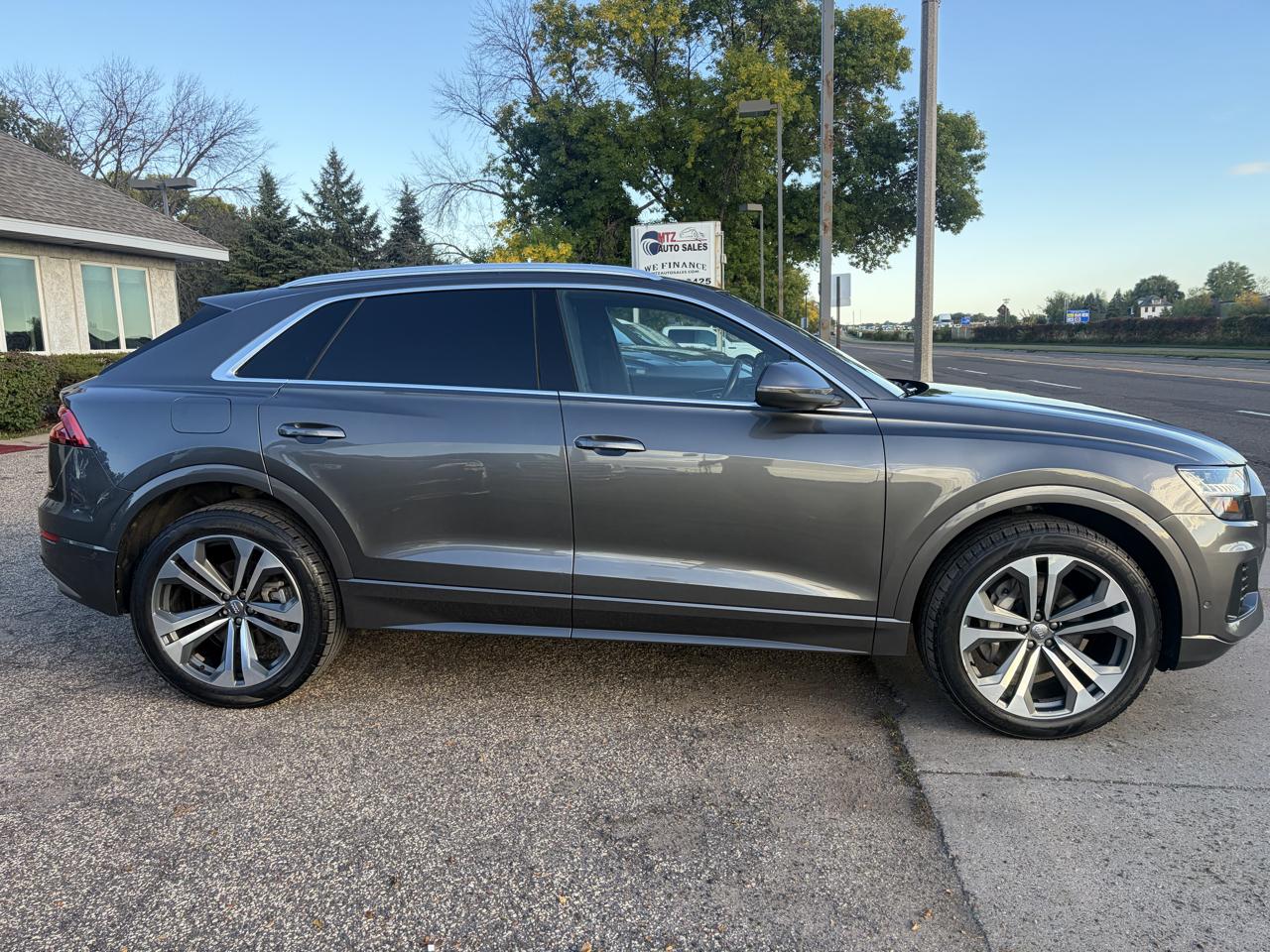 Audi Q8 photo 4