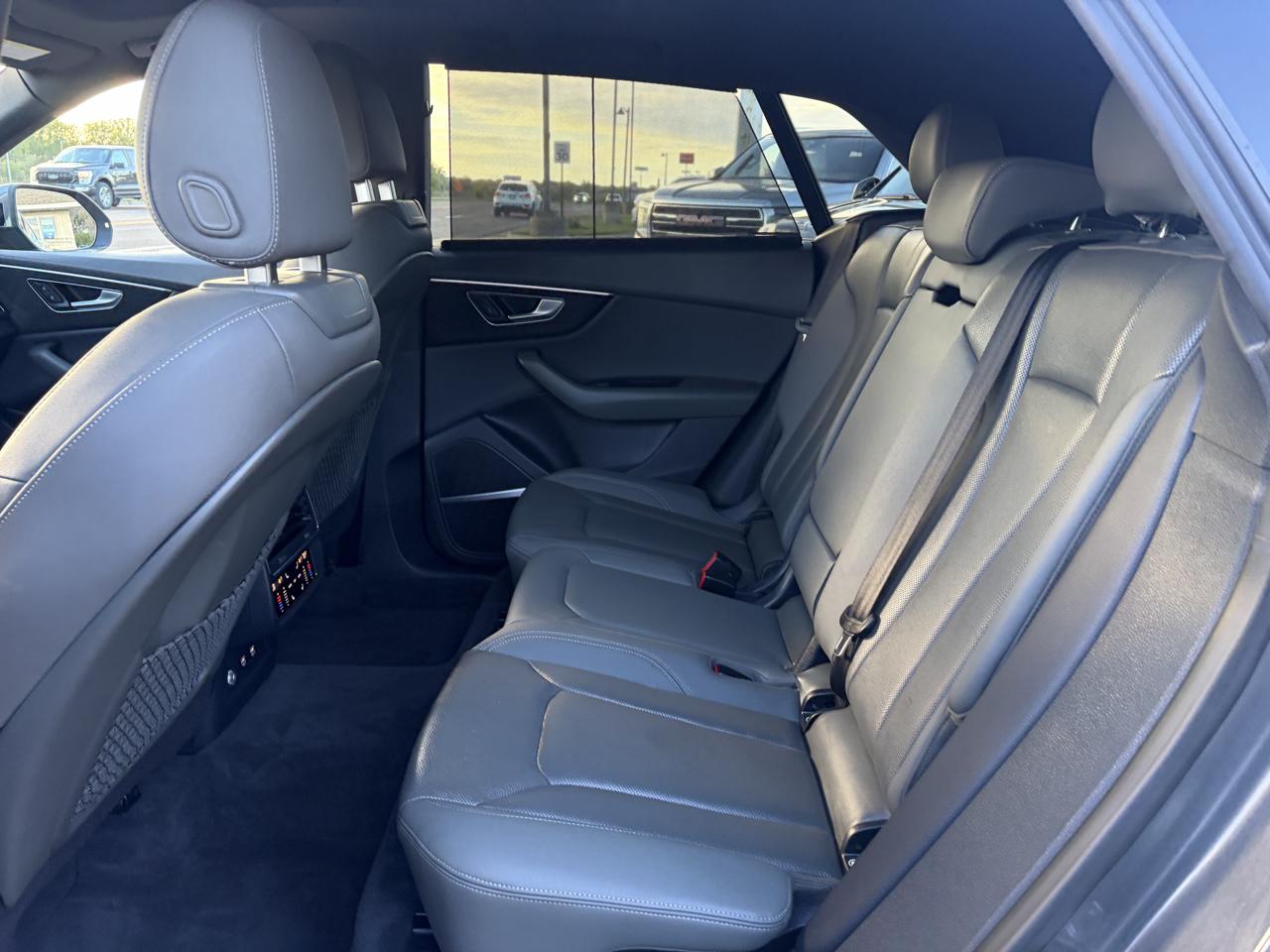 Audi Q8 photo 10