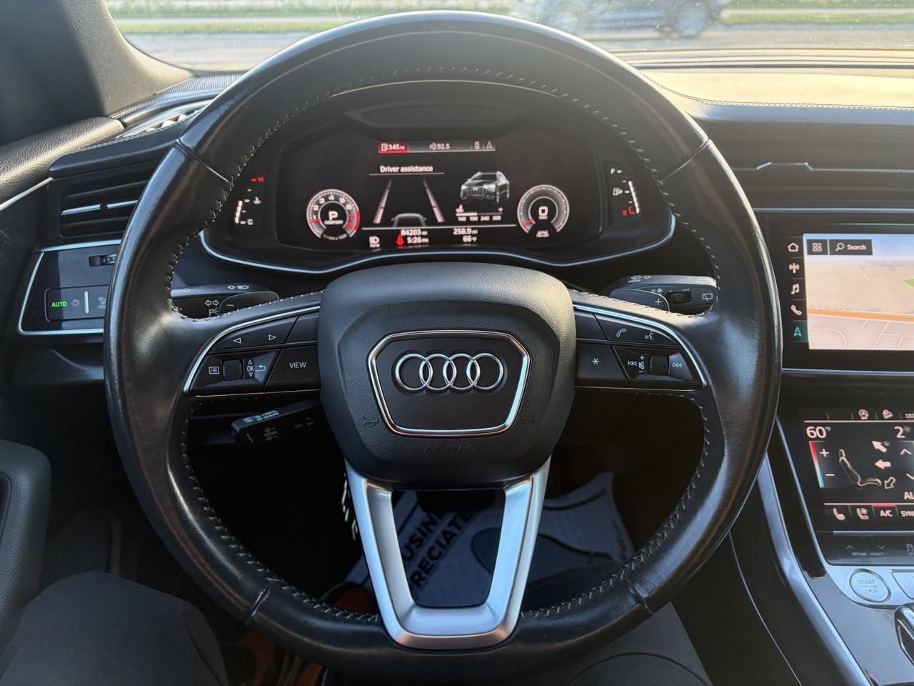 Audi Q8 photo 11