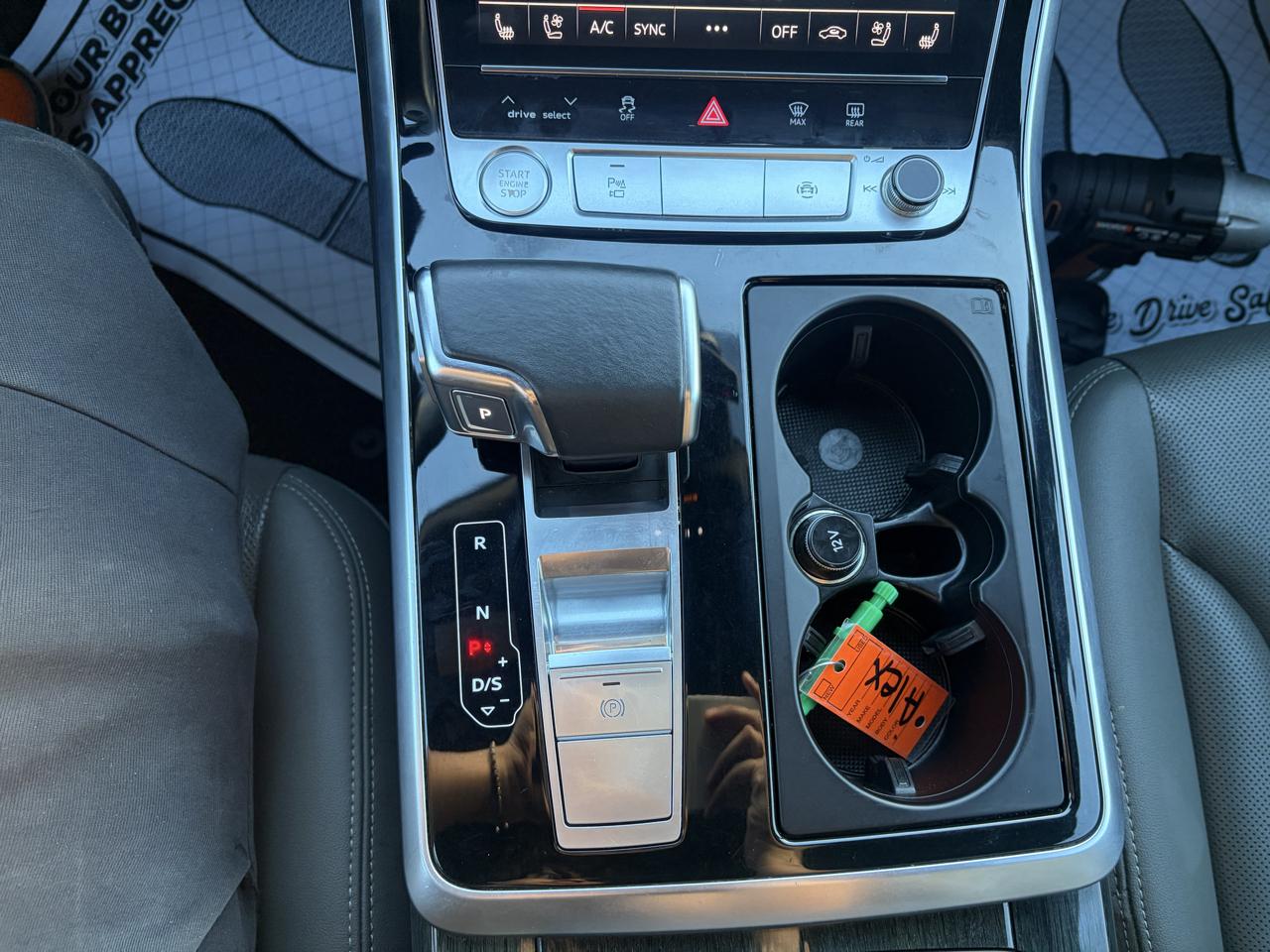 Audi Q8 photo 13