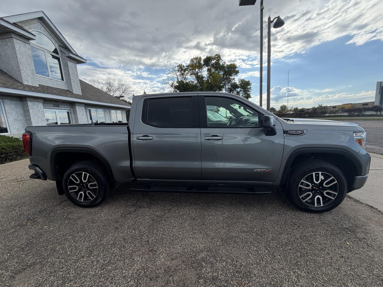 GMC Sierra 1500 4WD Crew Cab 147" AT4 2020
