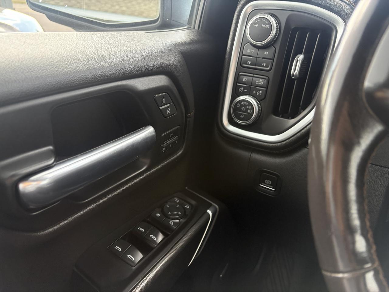 GMC Sierra 1500 4WD Crew Cab 147" AT4 2020