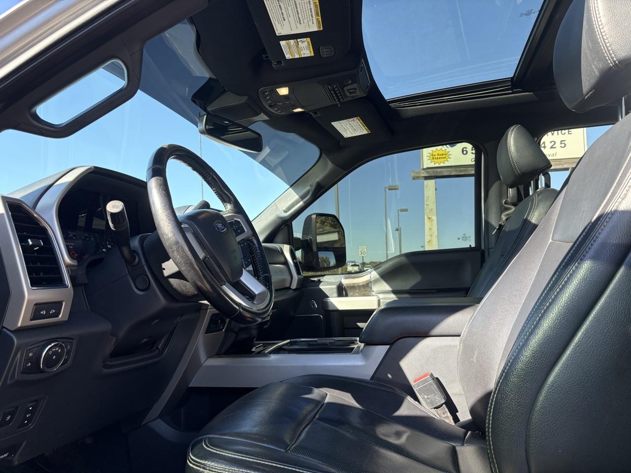 Ford Super Duty F-250 SRW Lariat 4WD Crew Cab 6.75' Box 2022