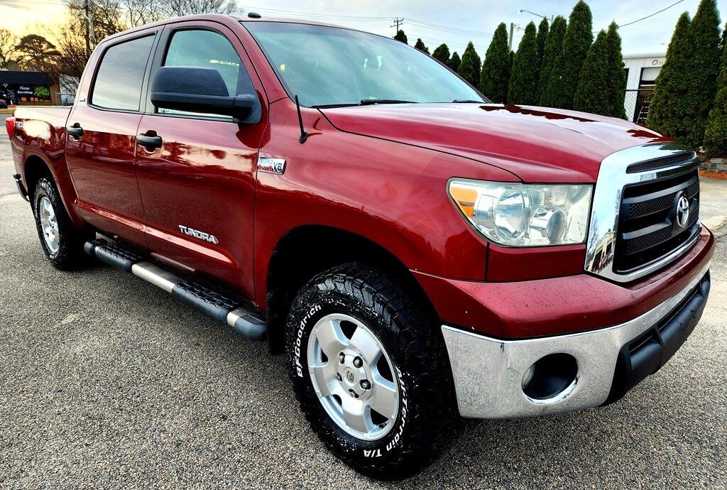 Toyota Tundra Tundra-Grade CrewMax 5.7L 4WD 2010