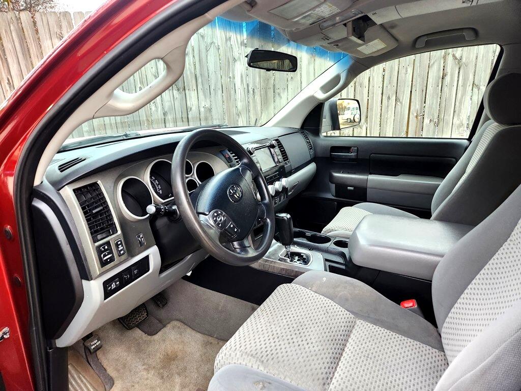 Toyota Tundra Tundra-Grade CrewMax 5.7L 4WD 2010