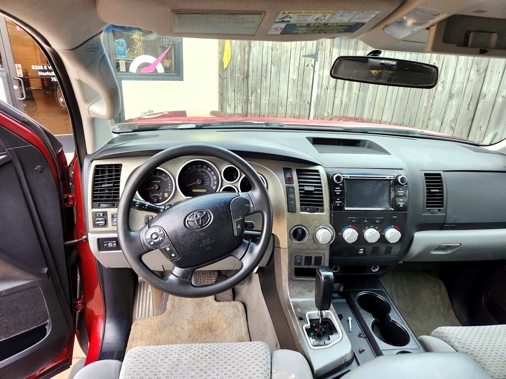 Toyota Tundra Tundra-Grade CrewMax 5.7L 4WD 2010