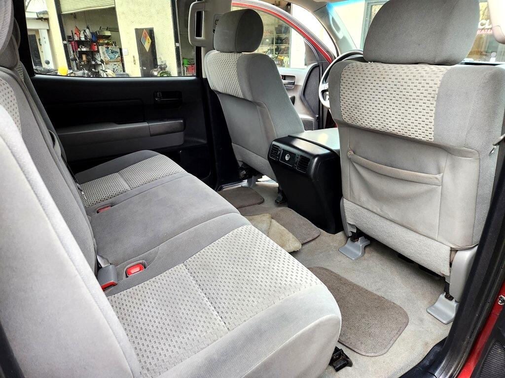 Toyota Tundra Tundra-Grade CrewMax 5.7L 4WD 2010