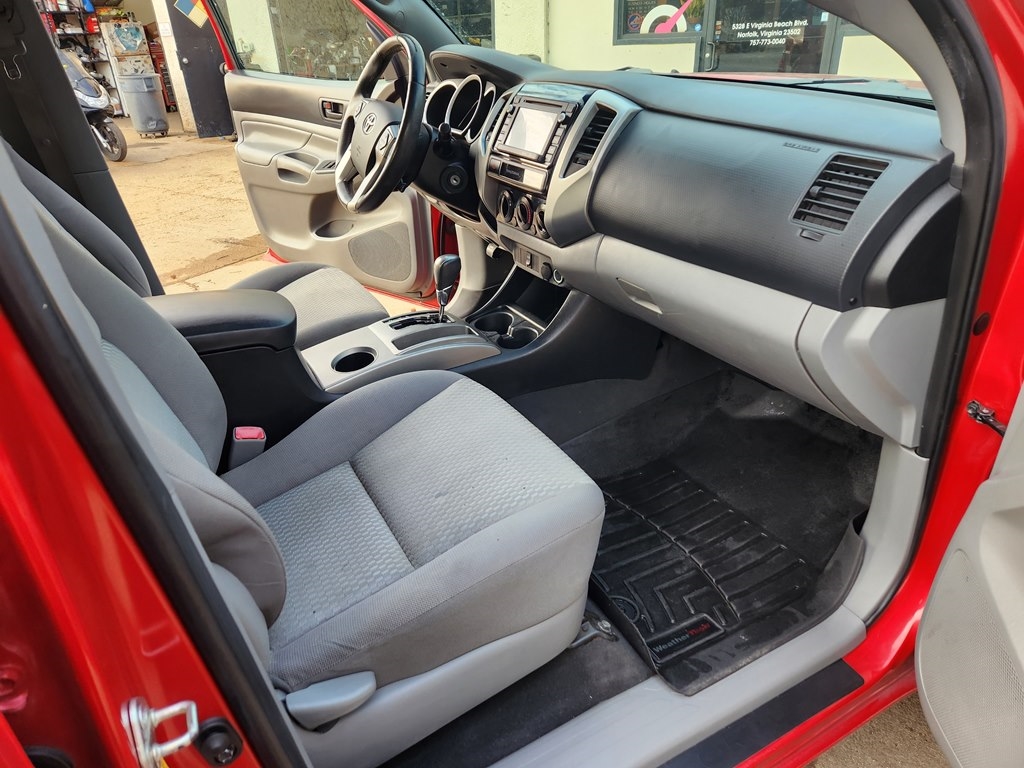 Toyota Tacoma PreRunner Double Cab V6 5AT 2WD 2015