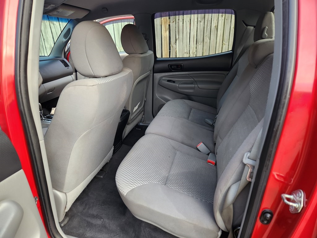 Toyota Tacoma PreRunner Double Cab V6 5AT 2WD 2015