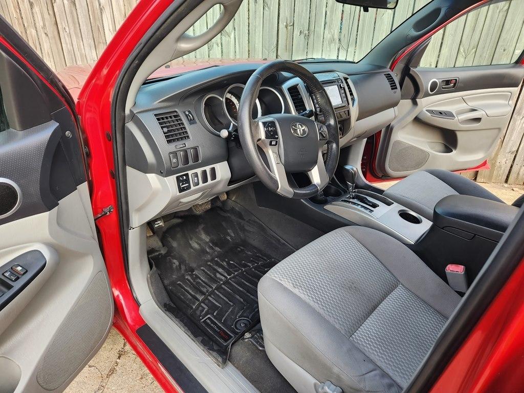 Toyota Tacoma PreRunner Double Cab V6 5AT 2WD 2015