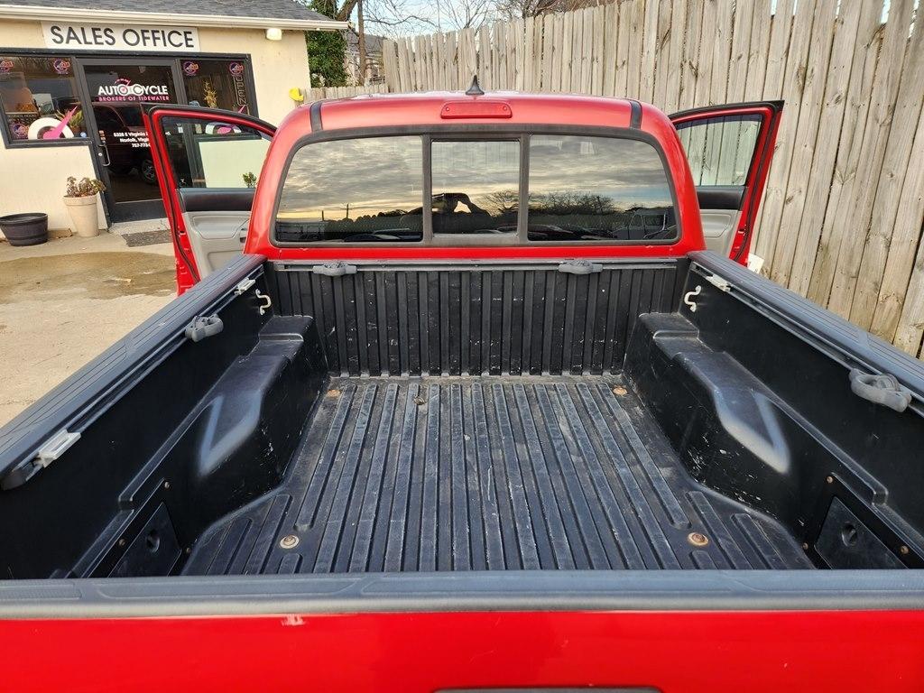 Toyota Tacoma PreRunner Double Cab V6 5AT 2WD 2015