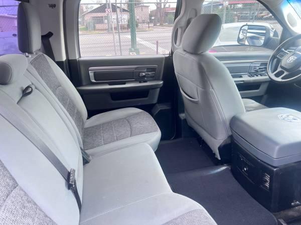 RAM 1500 SLT Crew Cab SWB 2WD 2018