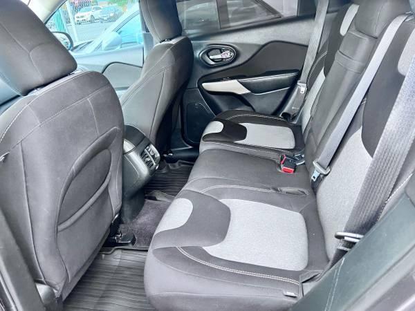 Jeep Cherokee Latitude FWD 2018