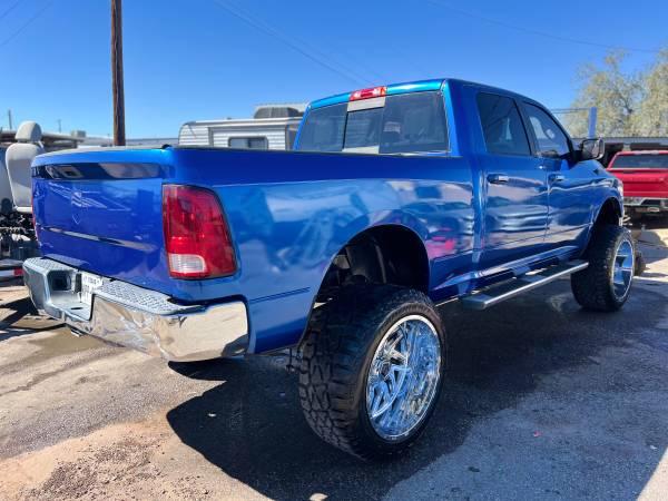 RAM 1500 SLT Crew Cab LWB 4WD 2017 RAM 1500 SLT Crew Cab LWB 4WD 2017