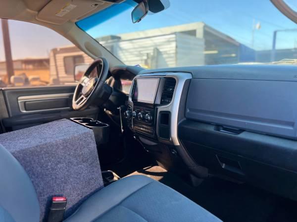 RAM 1500 SLT Crew Cab LWB 4WD 2017 RAM 1500 SLT Crew Cab LWB 4WD 2017