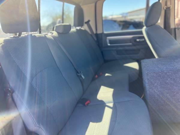 RAM 1500 SLT Crew Cab LWB 4WD 2017 RAM 1500 SLT Crew Cab LWB 4WD 2017