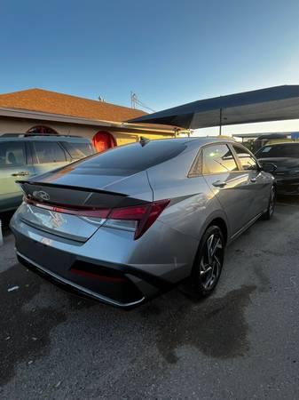 Hyundai Elantra SEL Sport 2025