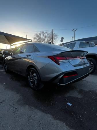 Hyundai Elantra SEL Sport 2025