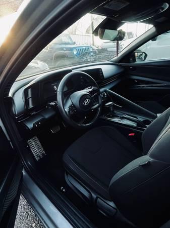 Hyundai Elantra SEL Sport 2025