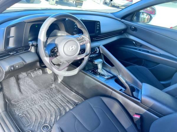Hyundai Elantra SEL Sport 2025