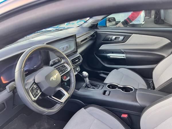 Ford Mustang EcoBoost Coupe 2025