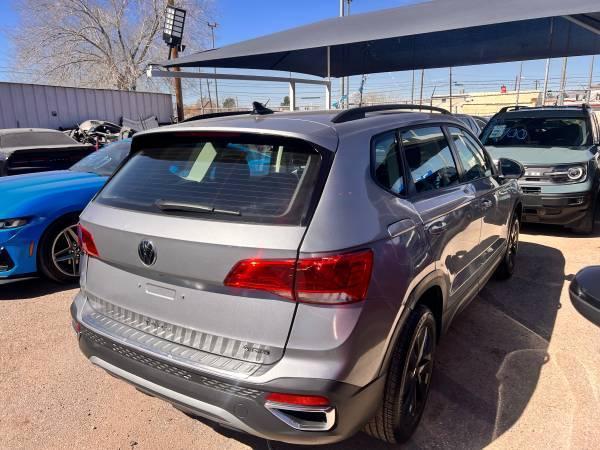 Volkswagen Taos S 2024