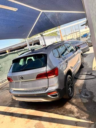 Volkswagen Taos S 2024