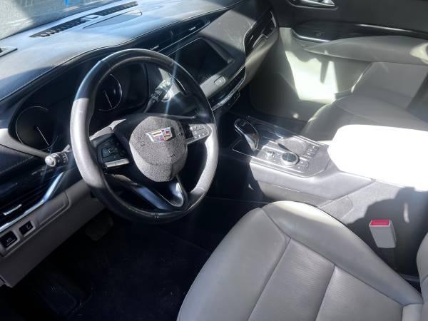 Cadillac XT4 Premium Luxury AWD 2022