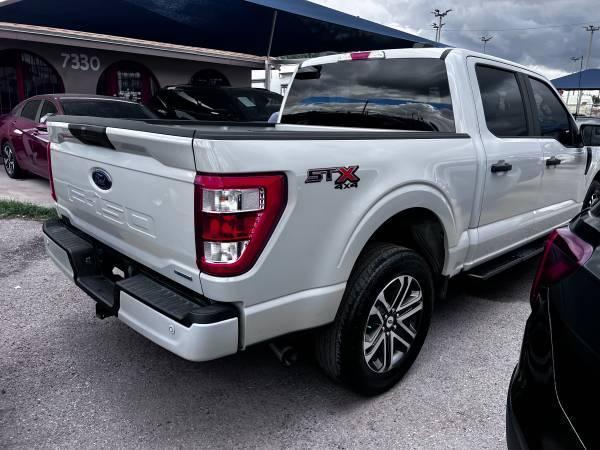Ford F-150 Lariat SuperCrew 5.5-ft. Bed 4WD 2023