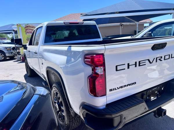 Chevrolet Silverado 2500HD Custom Crew Cab Short Box 4WD 2025
