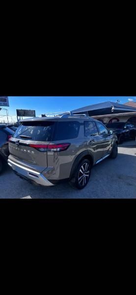 Nissan Pathfinder Platinum 4WD 2023