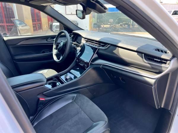 Jeep Grand Cherokee L Laredo 4WD 2023