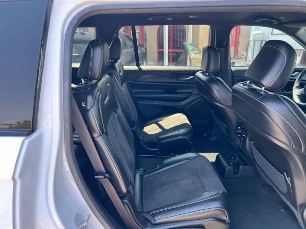 Jeep Grand Cherokee L Laredo 4WD 2023