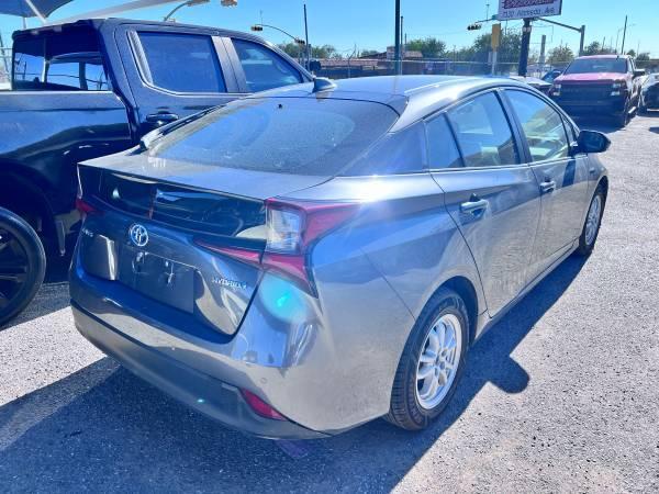 Toyota Prius L Eco 2019