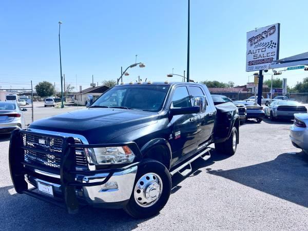 RAM 3500 Laramie Mega Cab 4WD DRW 2012