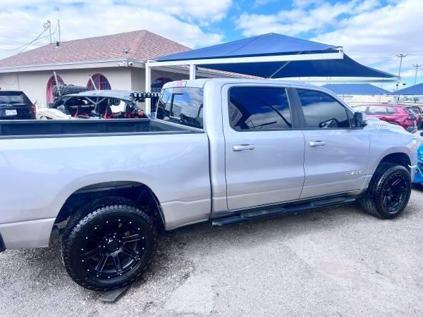 RAM 1500 Big Horn Crew Cab LWB 4WD 2024