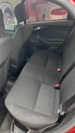 Ford Focus SE Sedan 2017