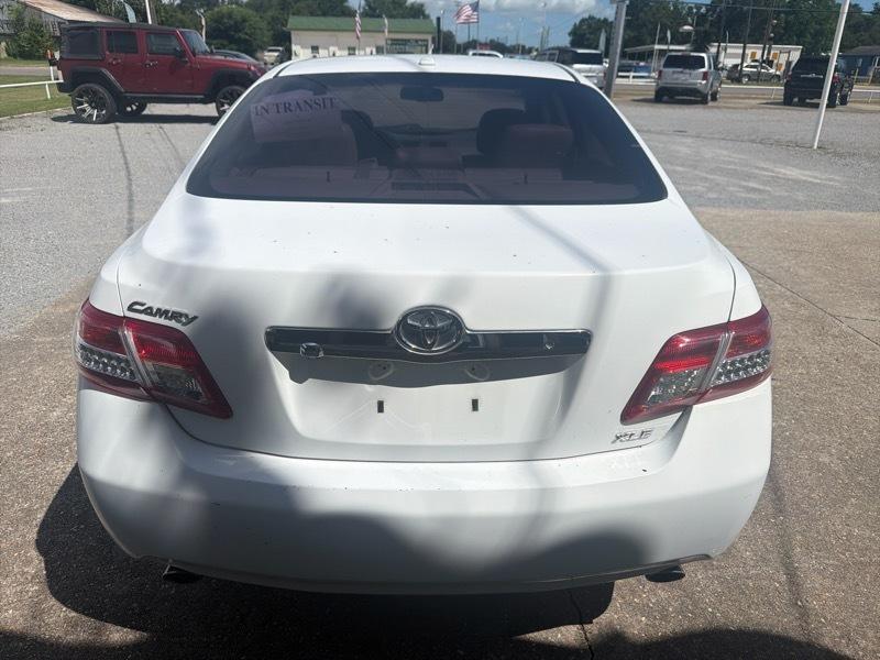 Toyota Camry XLE 2011
