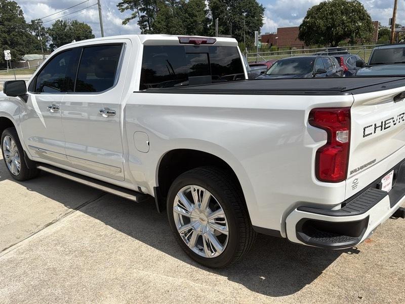 Chevrolet Silverado 1500 High Country Crew Cab 4WD 2023