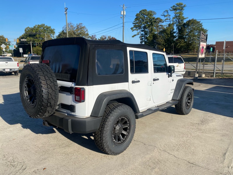 2017 Jeep Wrangler Unlimited Sport photo 3