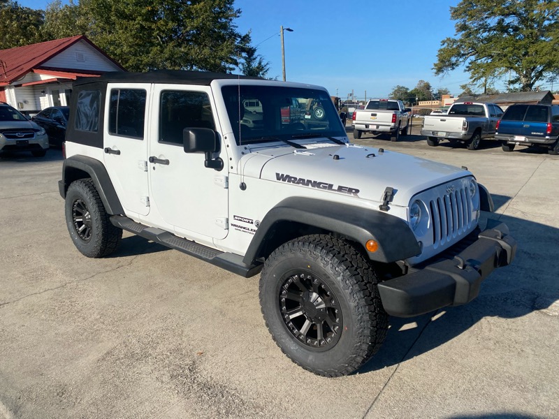 2017 Jeep Wrangler Unlimited Sport photo 4