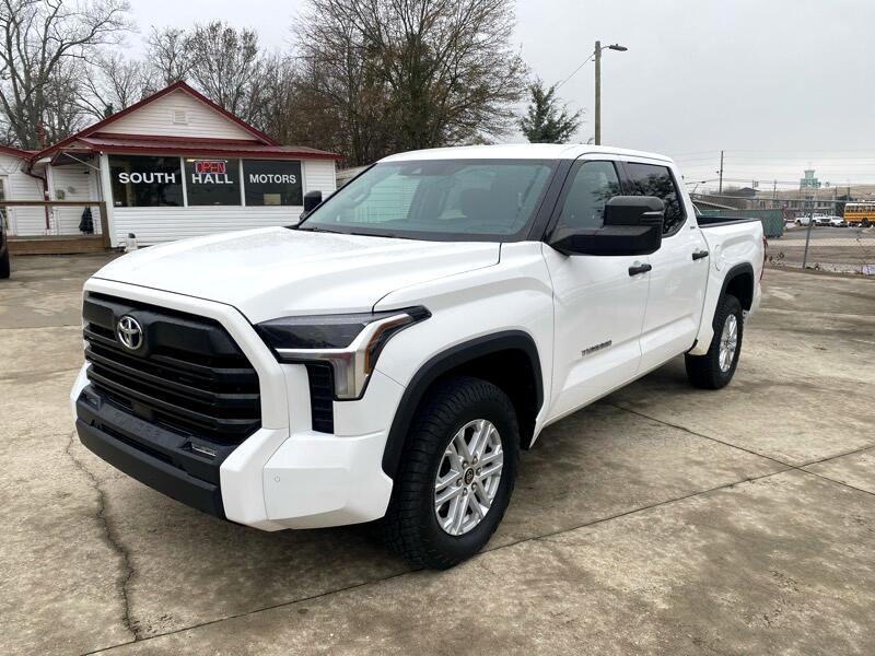 2022 Toyota Tundra SR5's photo