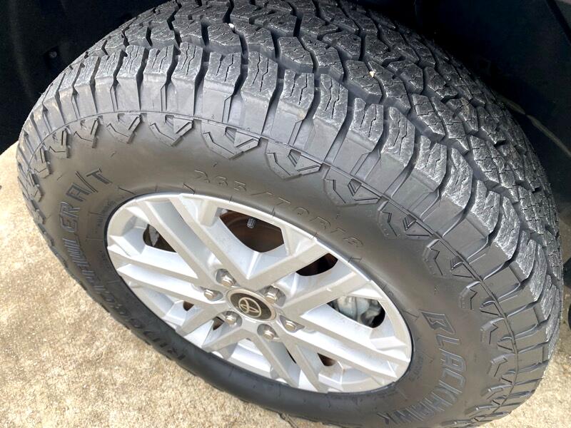 Toyota Tundra SR5 CrewMax 4WD 2022