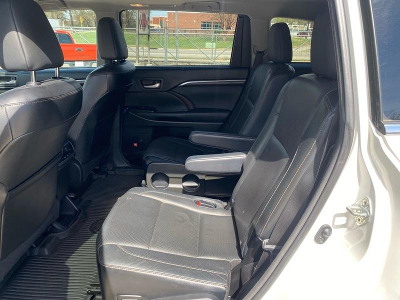 Toyota Highlander Limited AWD V6 2015