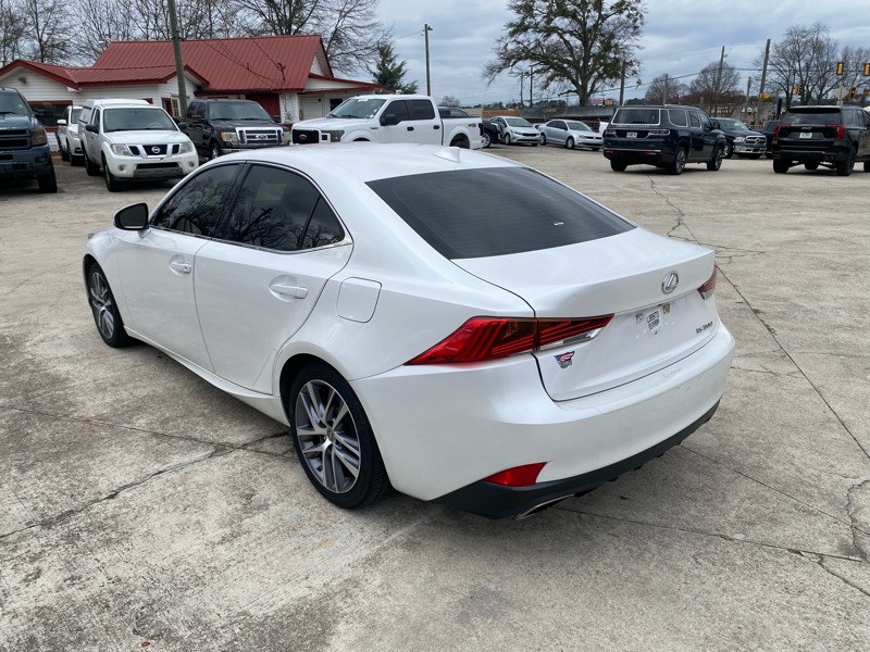 Lexus IS 300 RWD 2020