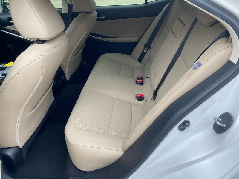 Lexus IS 300 RWD 2020