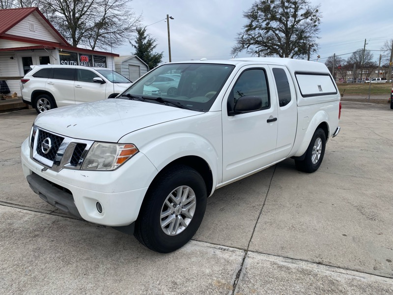 2016 Nissan Frontier SV's photo