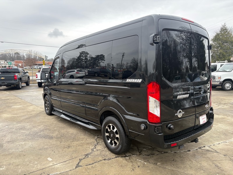 Ford Transit 250 Van Med. Roof w/Sliding Pass. 148-in. WB 2015