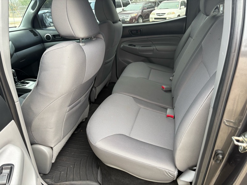 Toyota Tacoma PreRunner Double Cab V6 5AT 2WD 2015