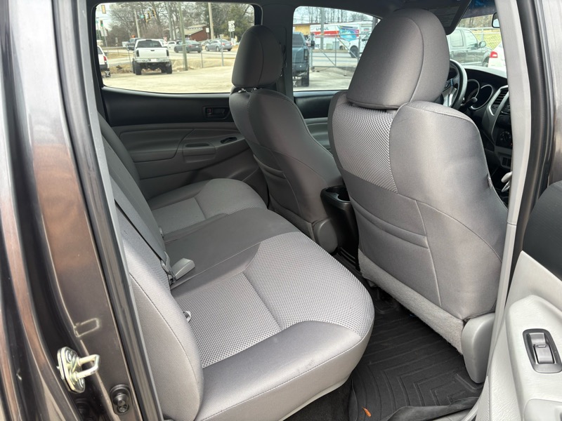 Toyota Tacoma PreRunner Double Cab V6 5AT 2WD 2015